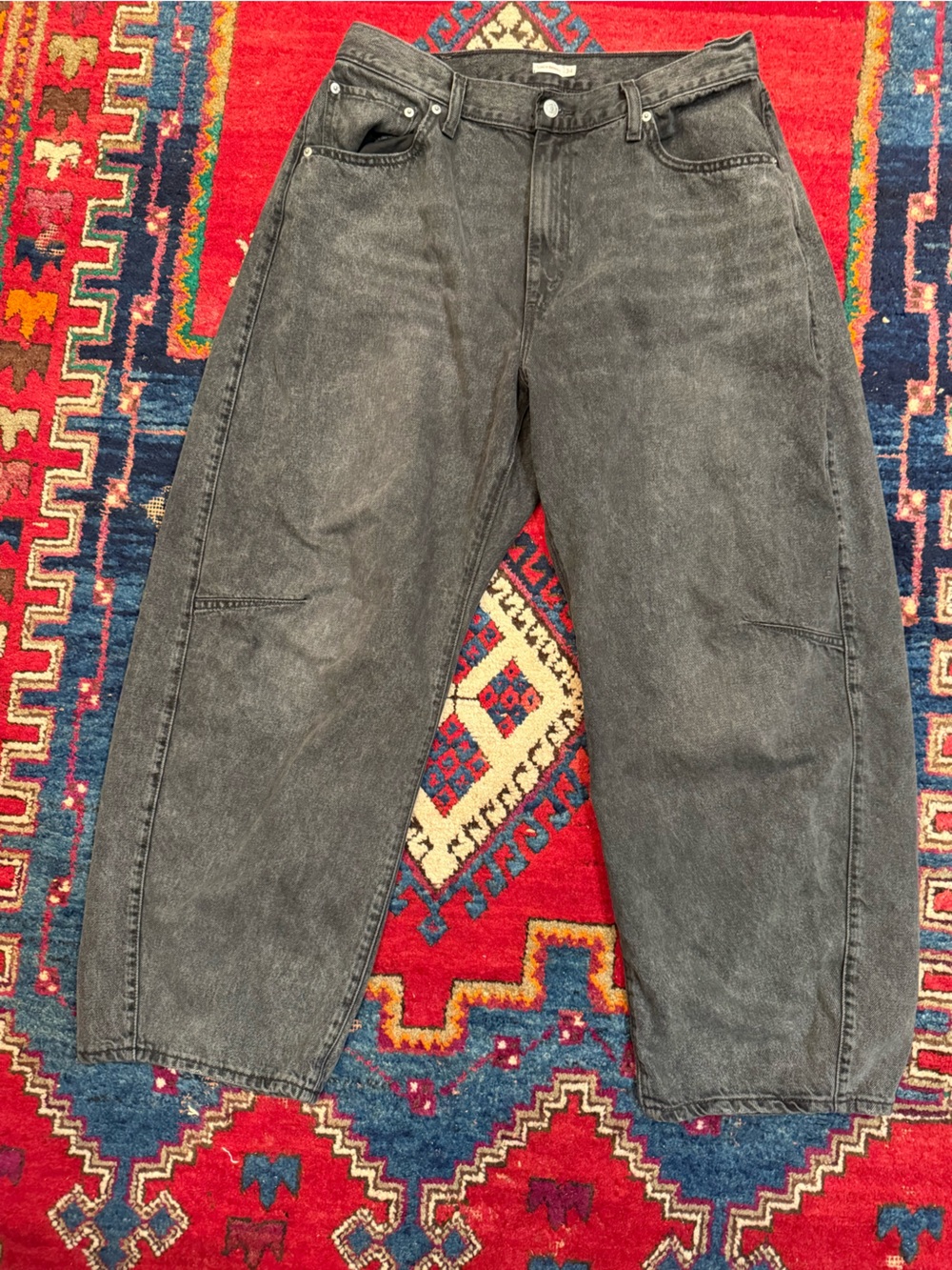 Levi’s Cinch Barrel Jeans in washed Black Womens 34